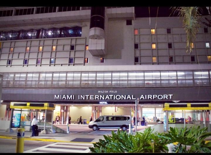Private Rooms Close To Miami Airport - Free Parking - 01 Buitenkant foto